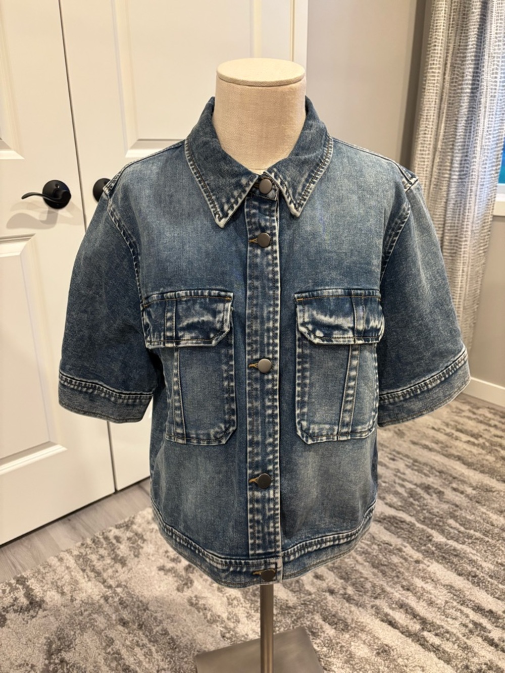 Finly Kut From the Kloth Short-Sleeve Washed Denim Jacket - XL Blue